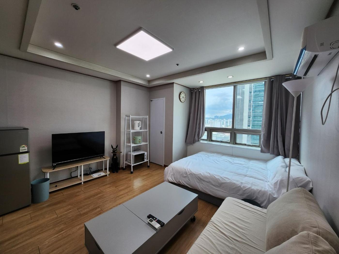 Apartment Sinsa Seoul